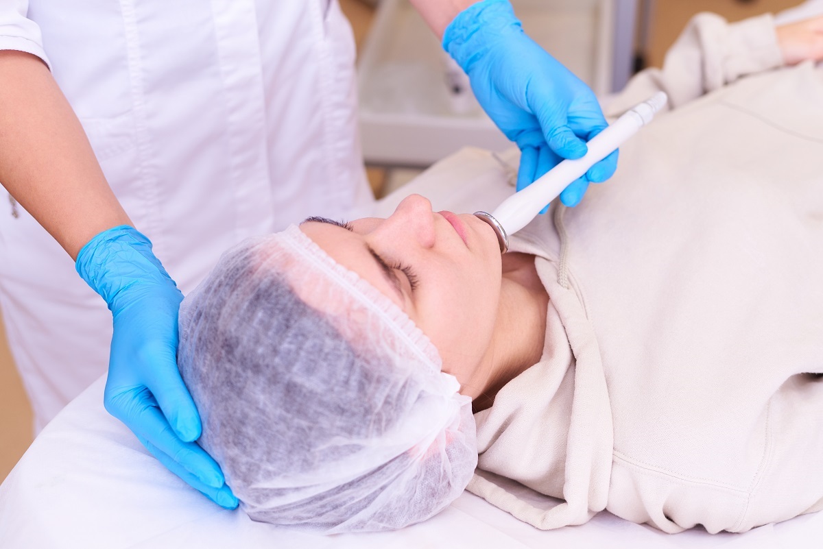 radiofrekwencja mikroigłowa, rf mikroigłowa skutki uboczne - klinika medycyny estetycznej roseti med&beauty w myślenicach